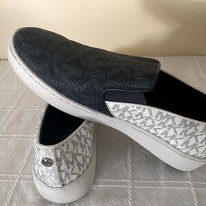 Michael Kors Keaton Two-Tone Logo Slip-On Sneaker Sz 6.5